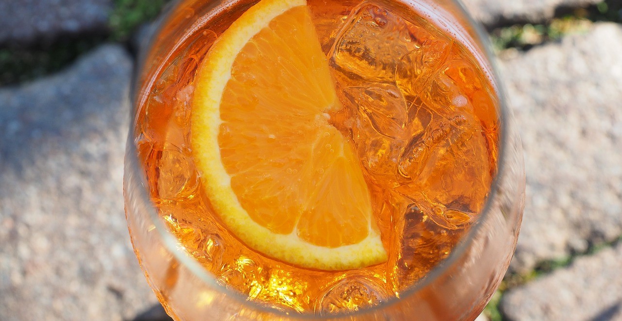 aperol spritz cocktail